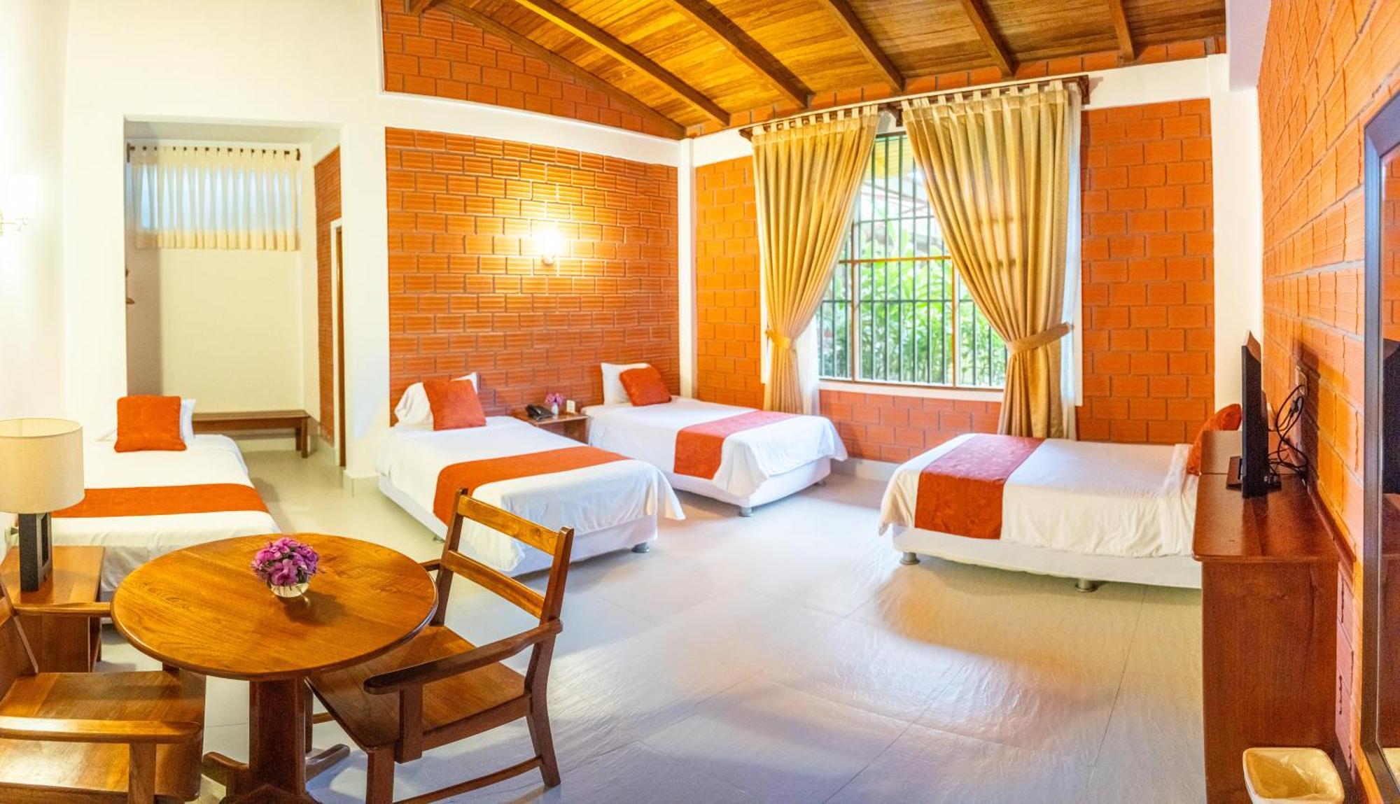 Altavista Casahotel - Asociado Casa Andina Moyobamba Extérieur photo
