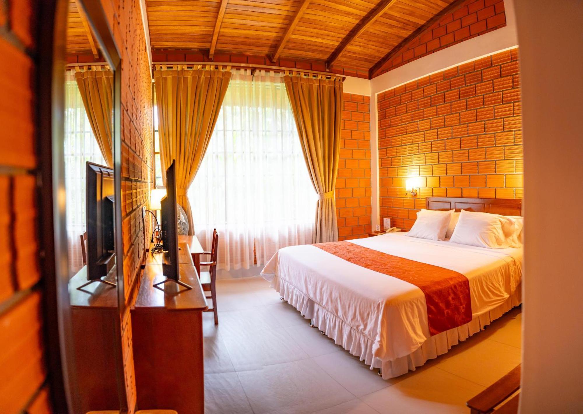 Altavista Casahotel - Asociado Casa Andina Moyobamba Extérieur photo