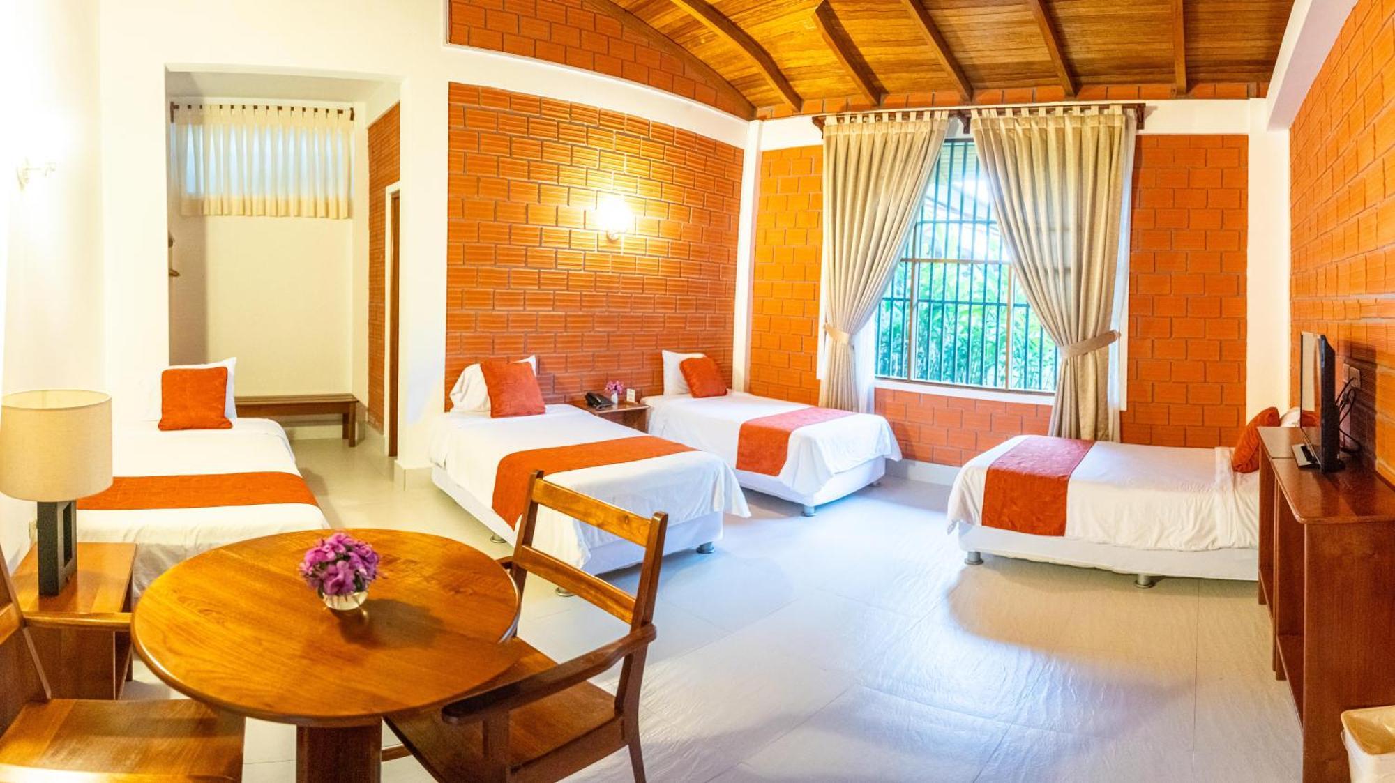Altavista Casahotel - Asociado Casa Andina Moyobamba Extérieur photo